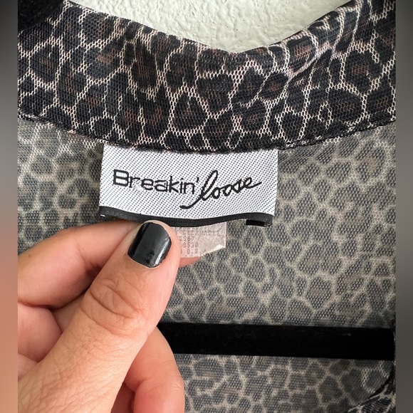 Breakin’ Loose vintage animal print sheer tunic - Picture 2 of 6